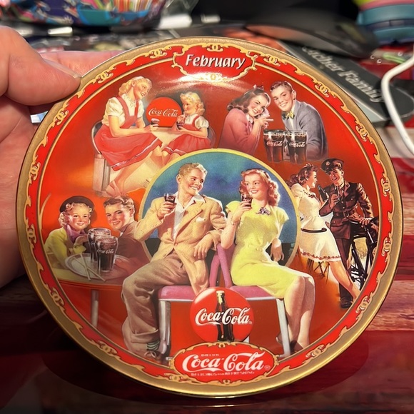 Coca-Cola Limited Edition February Plate #12785A - Picture 2 of 6